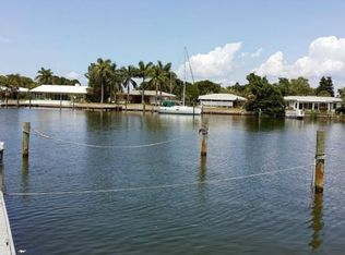 2440 S Shore Dr SE, Saint Petersburg, FL 33705