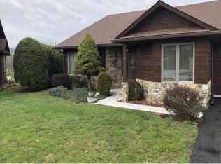 264 Roan Valley Dr, Mountain City, TN 37683