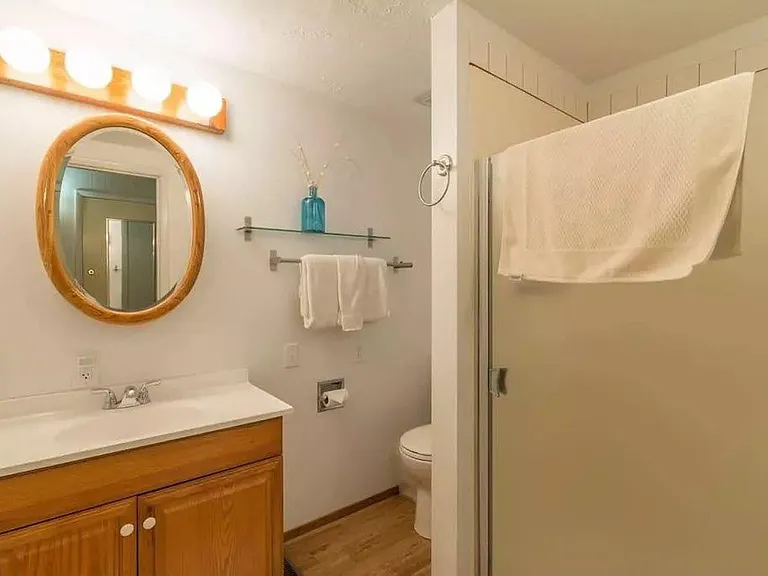 5868 Victoria Rd — Photo 10