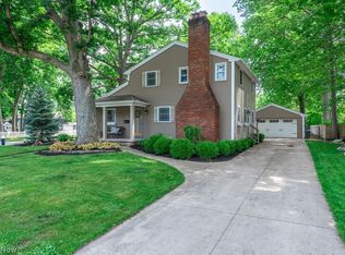 577 Canterbury Rd, Bay Village, OH 44140