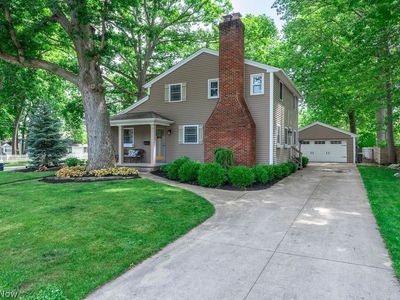 577 Canterbury Rd, Bay Village, OH, 44140
