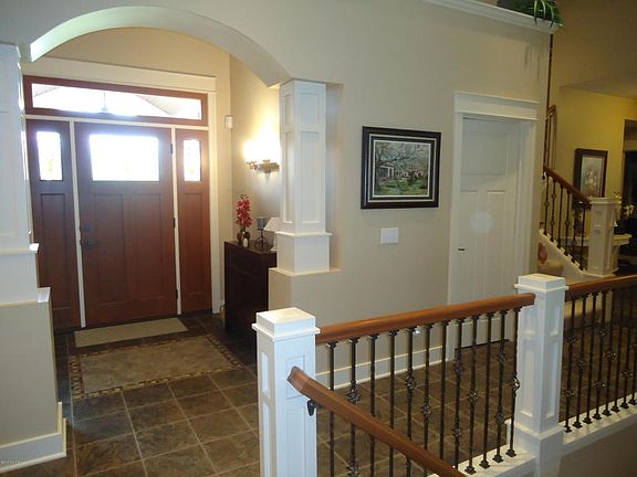 4th image of 678 Chancellor Dr SW