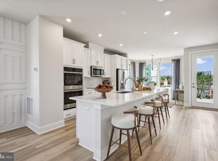 2103 Acadia Rd, Herndon, VA 20170