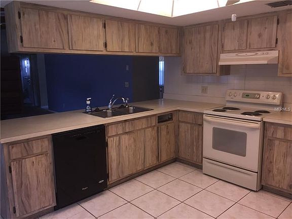 5th image of 1634 Monterey Dr