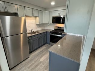 4515 Grove Ave APT 1, Brookfield, IL 60513