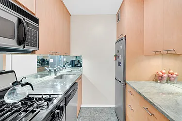 Rented by R New York