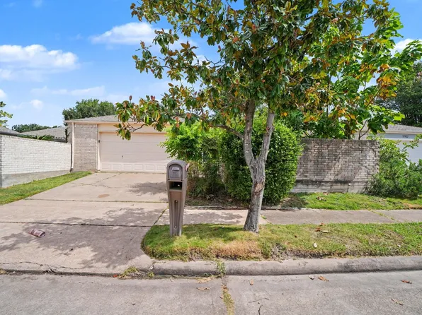 11906 N Fairhollow Ln, Houston, TX 77043