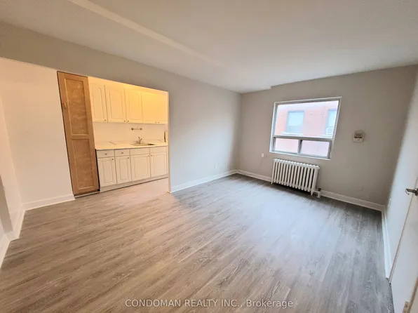 852 Broadview Ave #303, Toronto, ON M4K 2R1