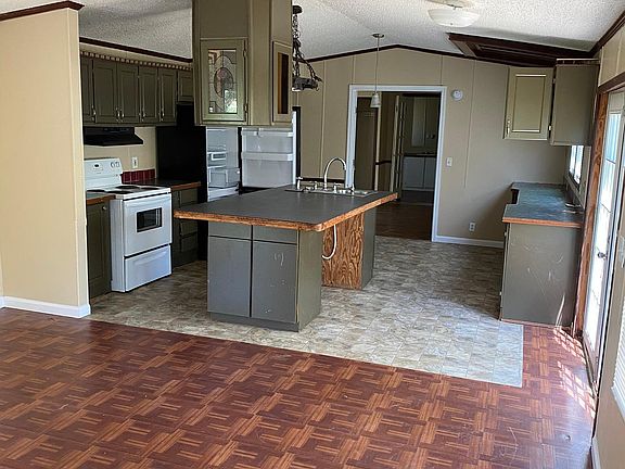 3rd image of 1657 County Road 328
