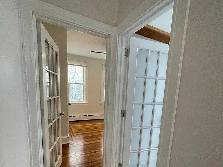 641 Bainbridge St #B — Photo 16