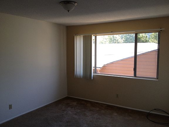4th image of 4244 E 5th St #8