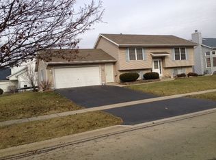 721 Cherry Tree Ln, Genoa, IL 60135