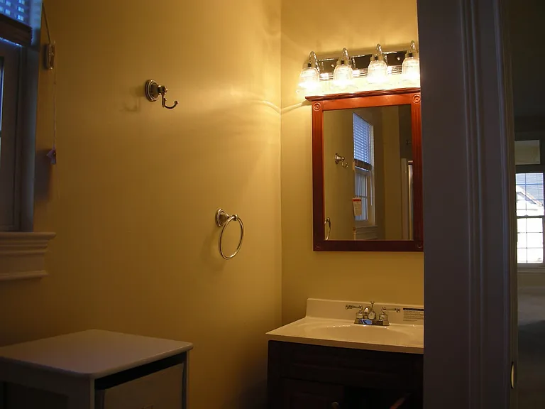 102 N State Ave — Photo 9
