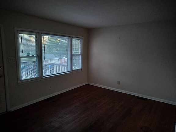 4th image of 6034 Elstree Pl