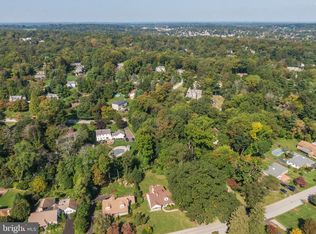 8110 Heacock Ln, Wyncote, PA 19095