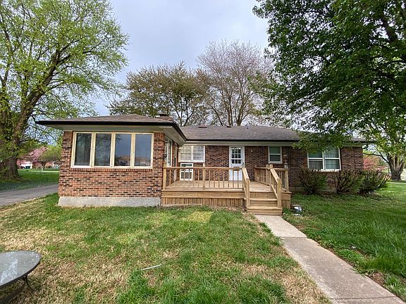3rd image of 286 Paula Ln