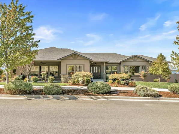 1835 Plateau Dr, Medford, OR 97504