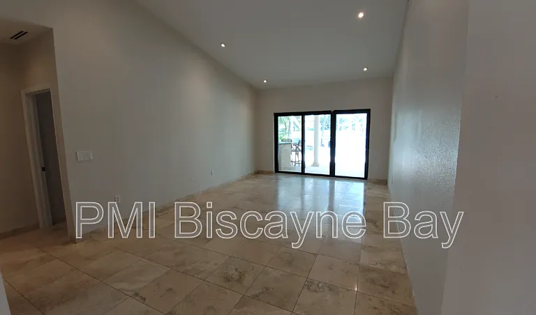 21369 SW 92nd Ave — Photo 6