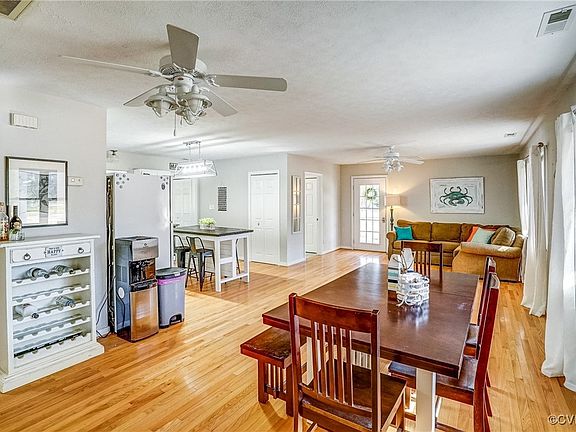 4th image of 324 Todds Creek Ln