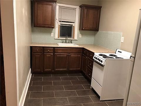 4th image of 191 Norwalk Ave APT 1
