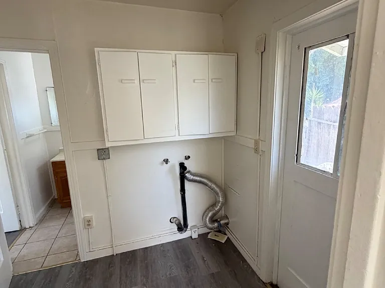 1089 E 21st St #4 — Photo 5