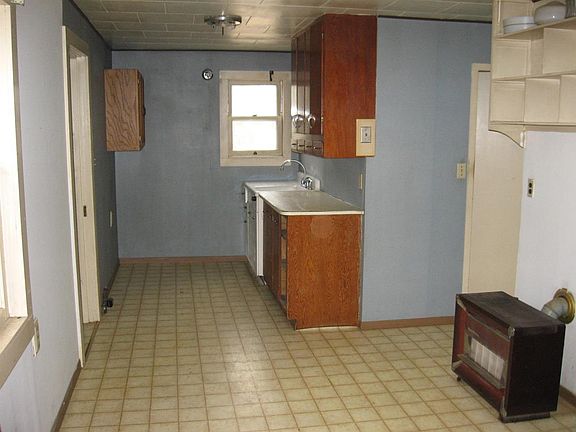 4th image of 1222 Grant Ave