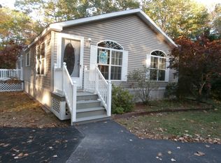 4 Hemlock Dr, Gorham, ME 04038