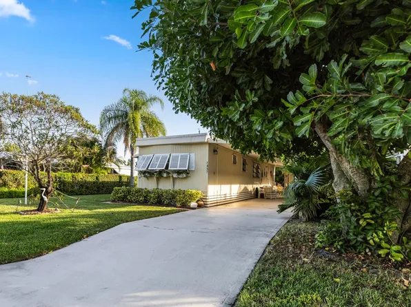 7437 SE Swan Avenue, Hobe Sound, FL 33455