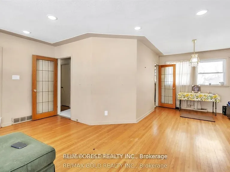 344 McNay St — Photo 4