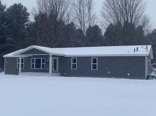 200 Mona Rd, Caro, MI 48723