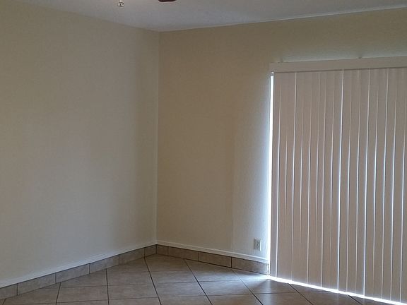 3rd image of 2725F Santa Fe St