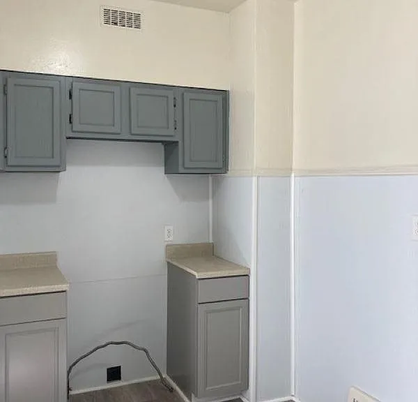 602 E Republic St — Photo 3