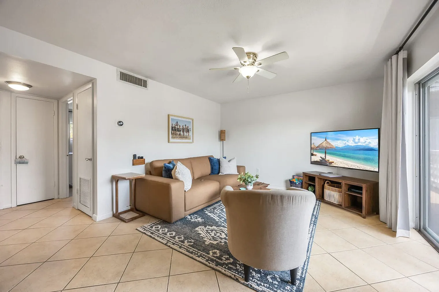 2 bed, 1.0 bath, 742 sqft, $3,870 — Photo 4
