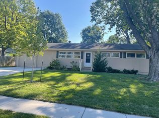7235 Robinson Dr, Overland Park, KS 66204