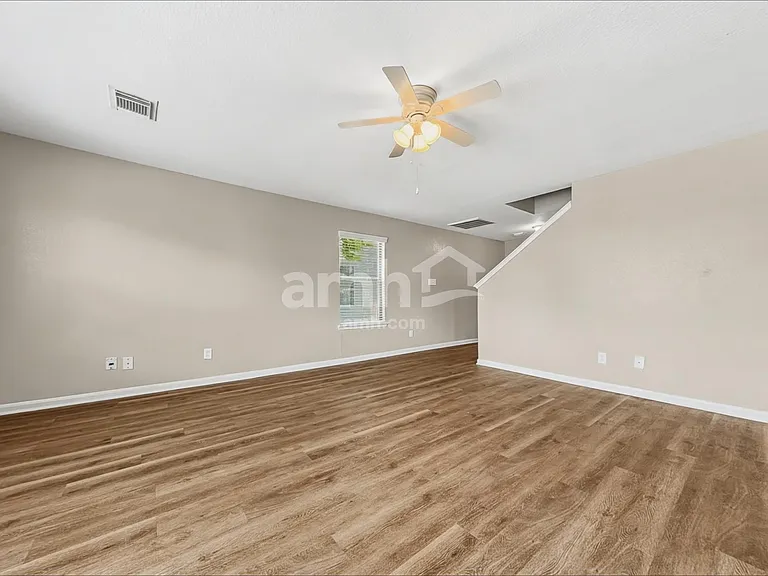 16311 Hayesford Ln — Photo 7