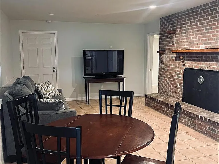 2043 Sue Ave — Photo 11