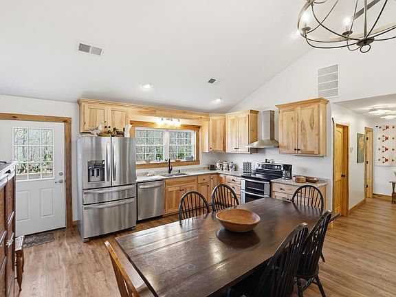 4th image of 378 Shugars Hill Rd
