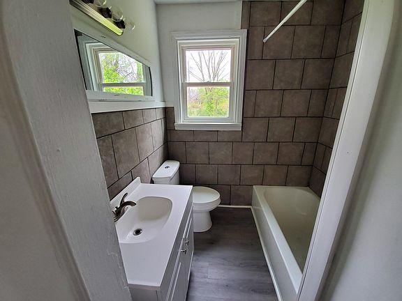 4th image of 1514 Silver Ave