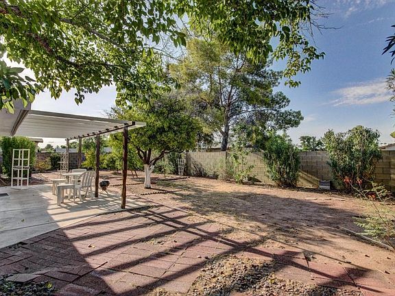 4th image of 1721 W Villa Theresa Dr