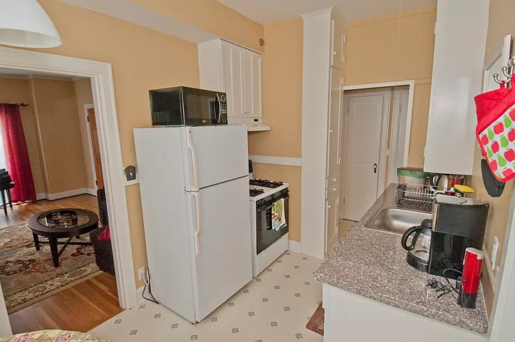 2356 NW Westover Rd #2 — Photo 4