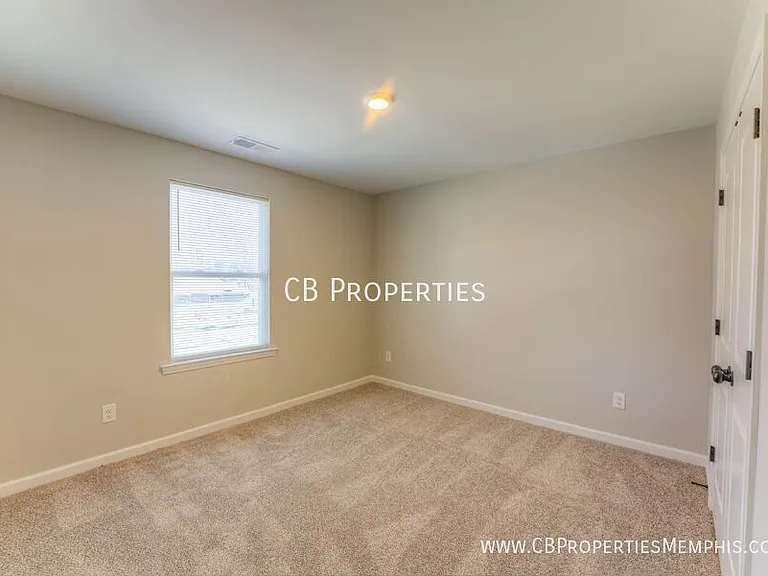 650-652 Ayers St #652 — Photo 8