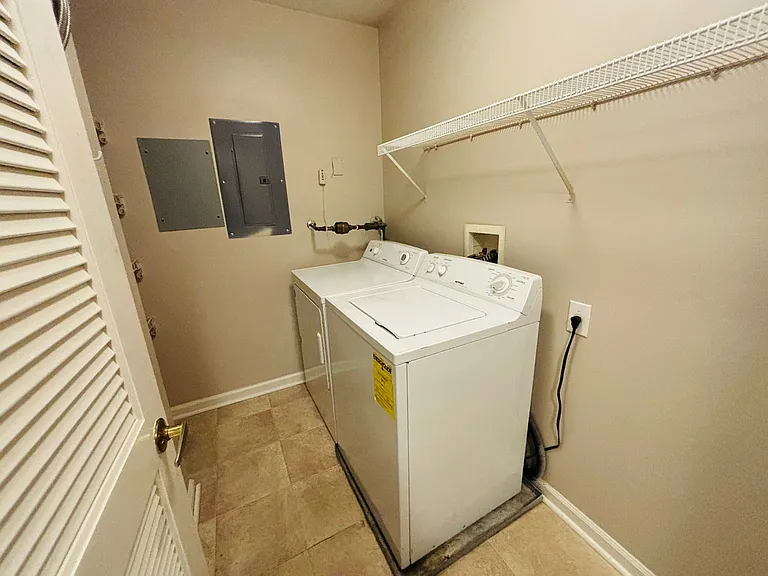 215 S Knollwood Dr #4303 — Photo 2