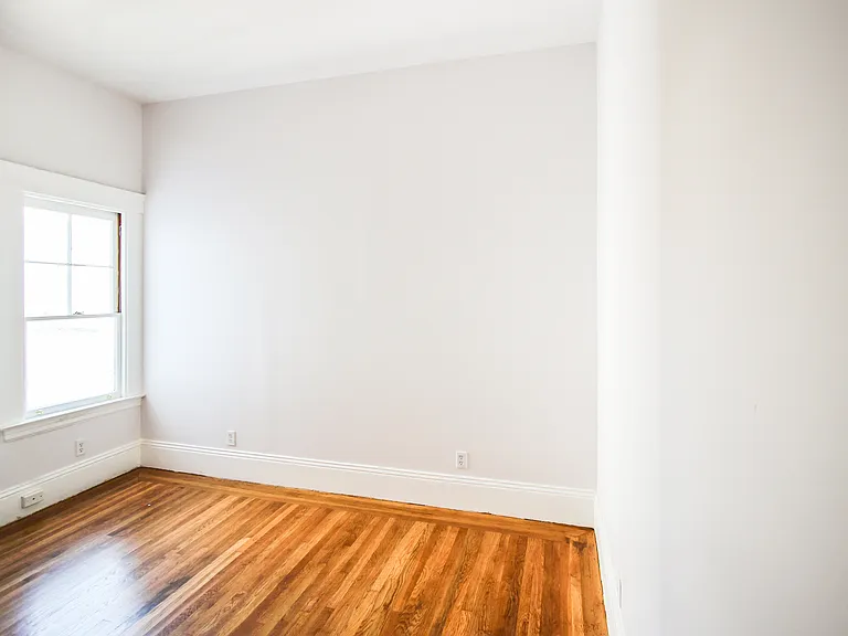 874 Hampshire St — Photo 14