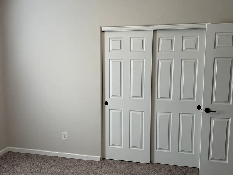 Silverado Dr — Photo 15