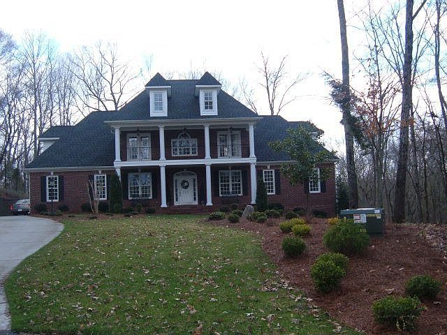 1st image of 343 Woodhaven Dr