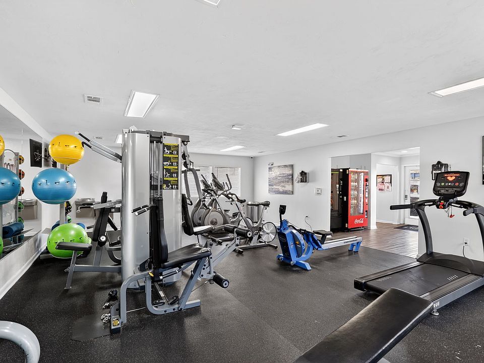 Stay Fit with Our Fully Equipped Fitness Center at Seminole Flatts