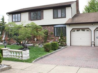 23 Plafsky Dr, Edison, NJ 08817