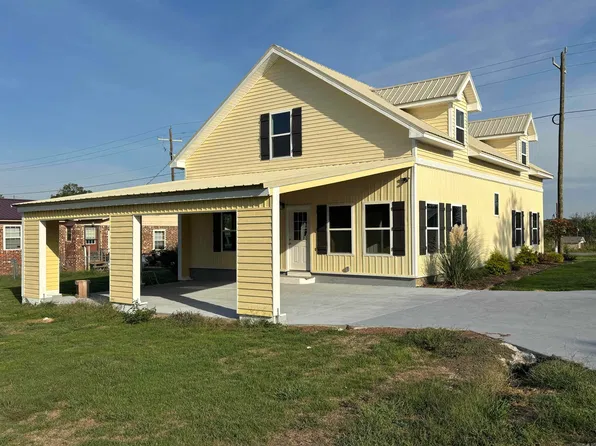 225 W Center St, Cave City, AR 72521