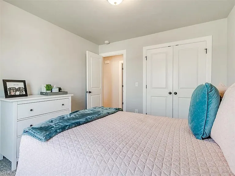 1004 Acacia Creek Dr — Photo 15