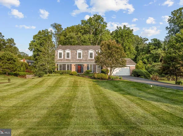 5250 Lewisham Rd, Fairfax, VA 22030